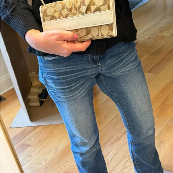 Coach Vintage Signature Khaki and White Leather Wallet - Picture 2 of 16